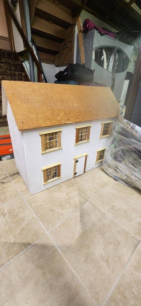 Antique Dollhouse And Furniture 
