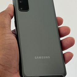 Samsung Galaxy S20 , Unlocked   for all Company Carrier ,  Excellent Condition  Like New