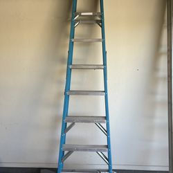 8’ Fiberglass Ladder 