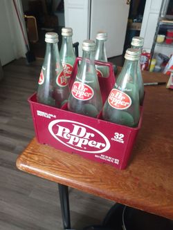 Vintage 32oz DrPepper Bottle and Carrier