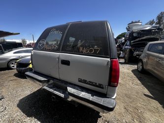 Parts for CHEVROLET SUBURBAN 2500 2WD 4D UTILITY 7.4L 1999 - Stock # 14607