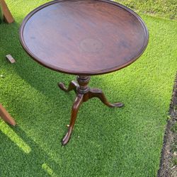 Vintage Midcentury Imperial Grand Rapids Mahogany Wood Accent Table