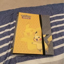 Pokémon Card Binder With 150 Mystery Cards Inside
