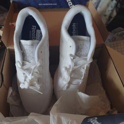 Reebook White Tennis Shoes Never Worn 10.5 Size