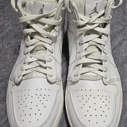Used Jordan 1 Mid 554724-120, Men's Size 10.5 (NO ORIGINAL BOX)