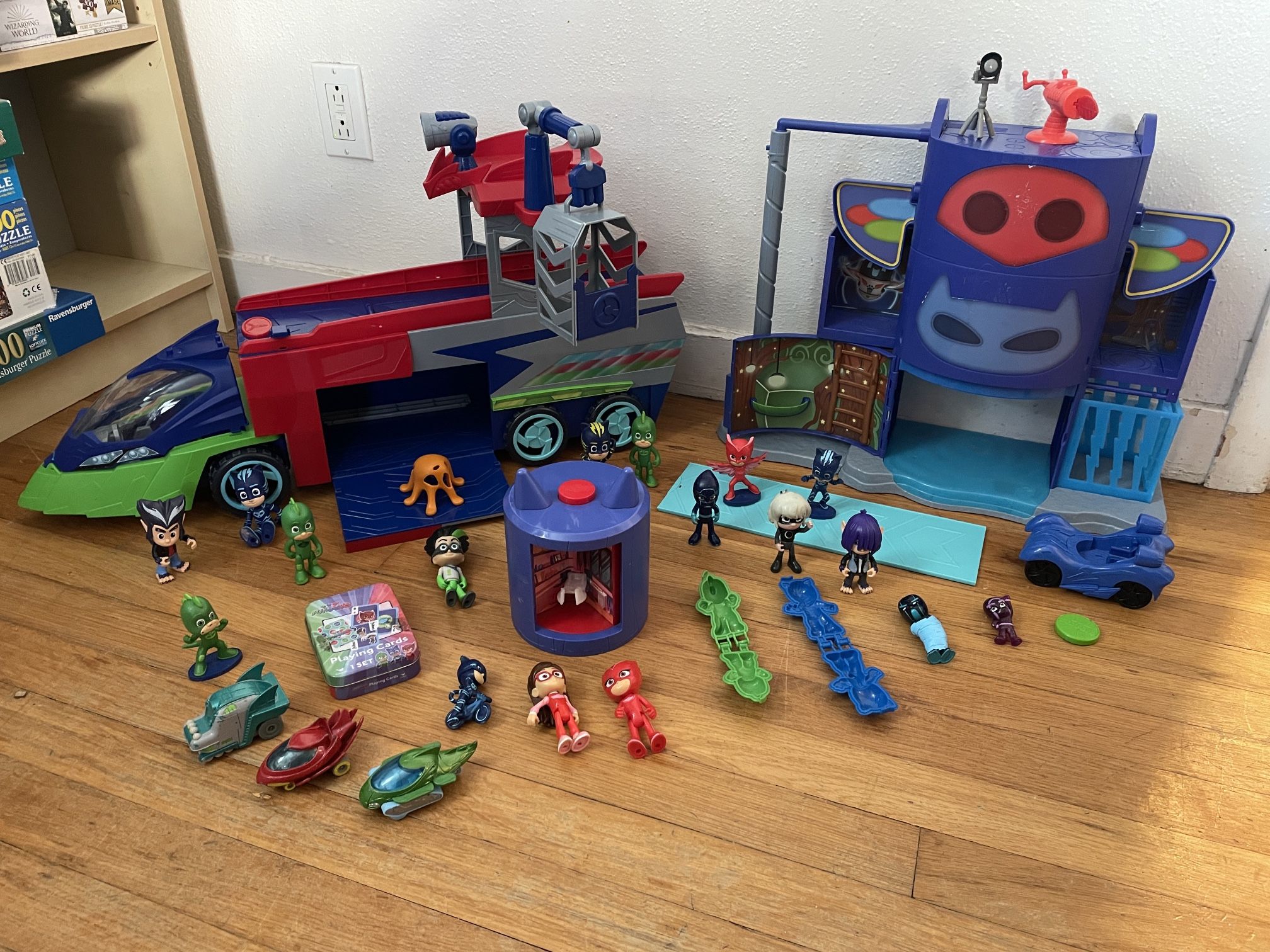 PJ Masks Collection - Seeker, Headquarters, Transforming Toy, Figures