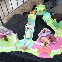 Furreal Friends Furry Frenzies Scoot & Scurry City Playset
