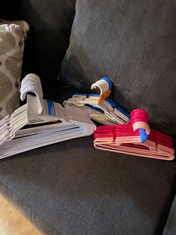 Ganchos en venta hangers for sale