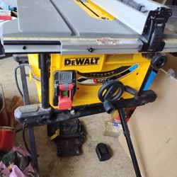 Dewalt Table saw. only used a few times. 