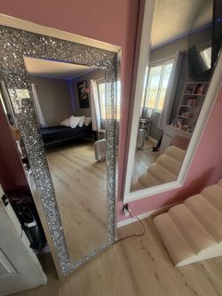 LED Crystal Stand Alone Mirror