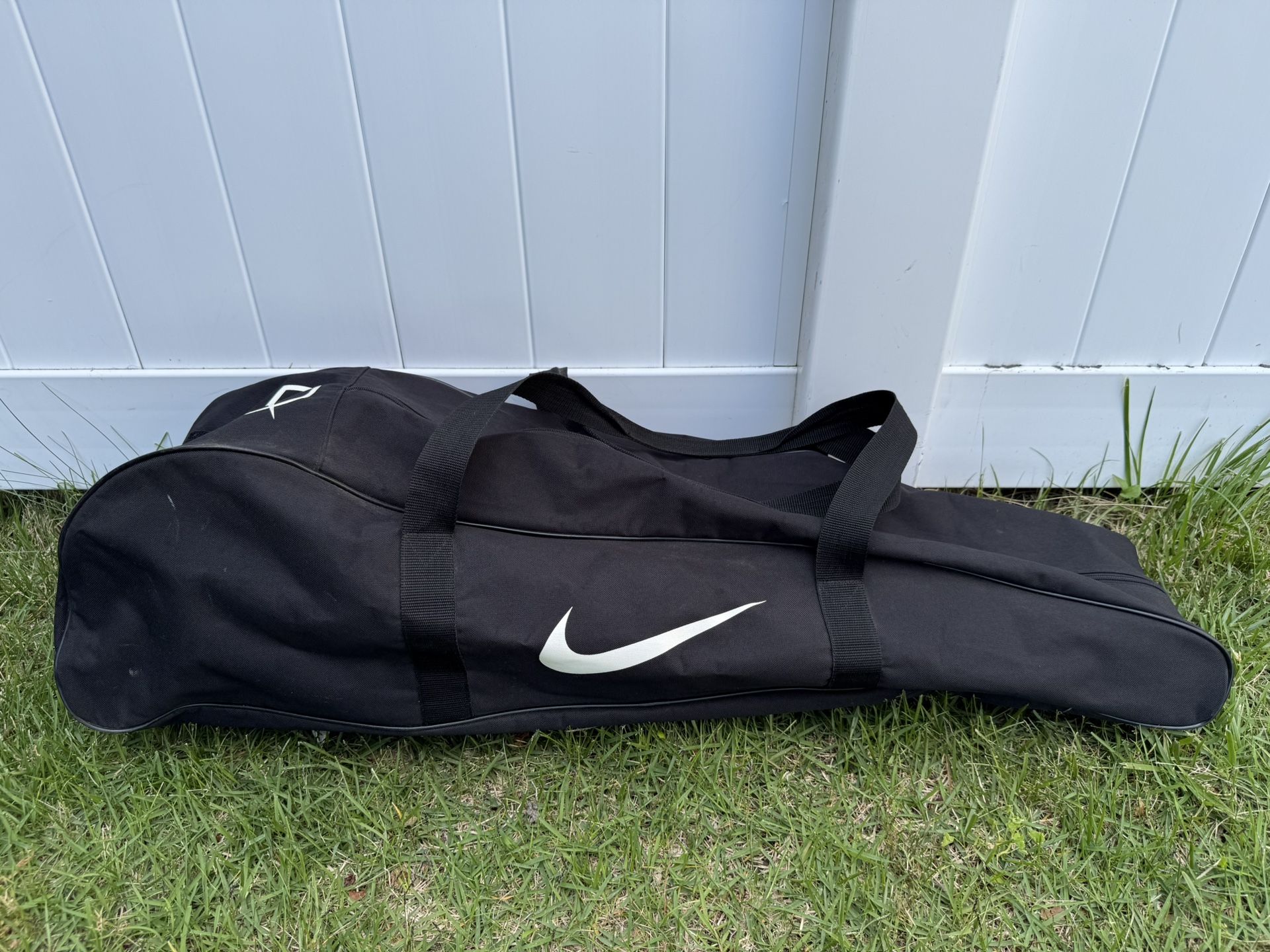 Nike youth baseball / softball bag