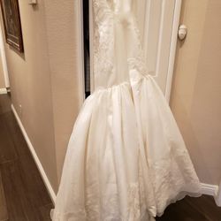 Wedding dress