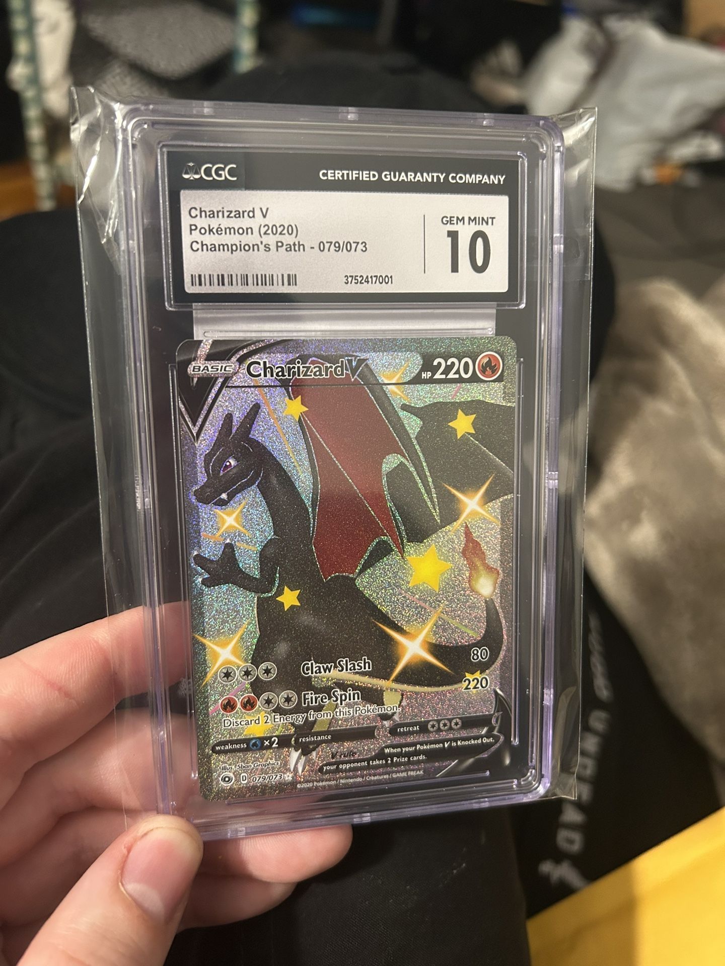 CGC 10 Charizard V