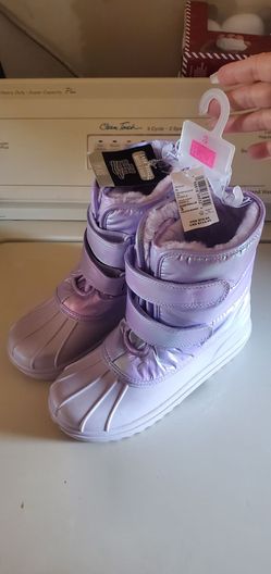 NEW Snow Boots