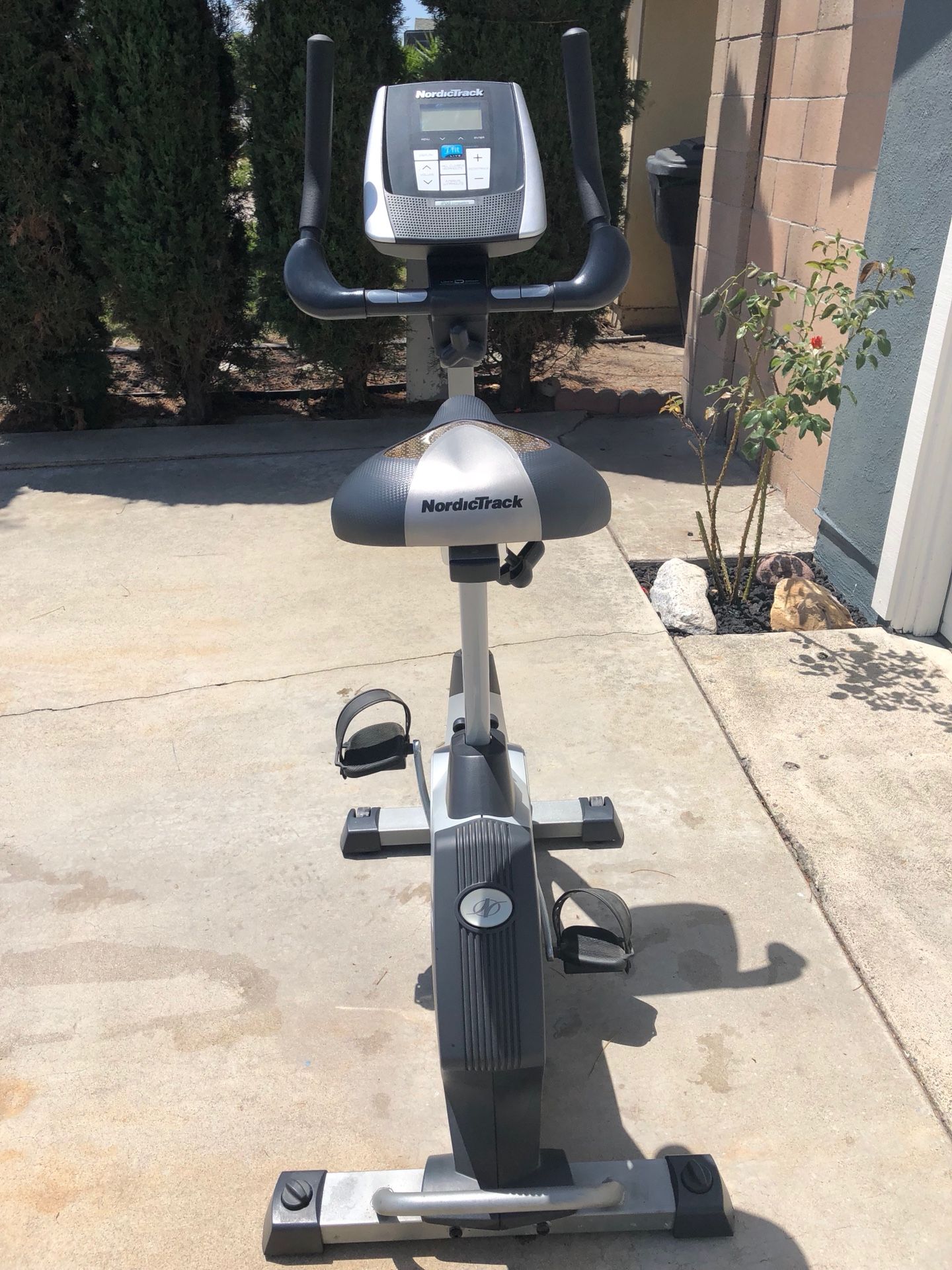 UPRIGHT EXERCISE BIKE NordicTrack GX2.0 for Sale in Anaheim CA
