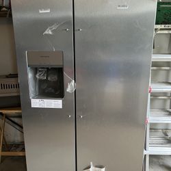 Frigidaire Refrigerator 