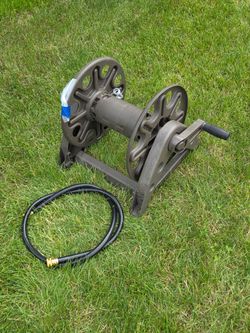 Liberty Basics 512 Wall Mounted Hose Reel