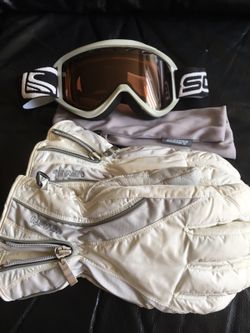 Ski gloves & goggles
