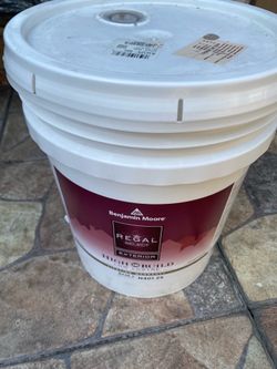 Benjamin Moore exterior 5 gallon paint low sheen. (Waynesboro taupe)