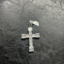 925 Sterling Silver Cross Pendant.