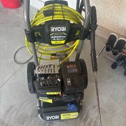 Ryobi 3200 PSI / 2.3 GPM gas pressure washer