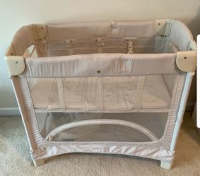 Arms Reach Co Sleeper 5111 N / Baby Pack N Play