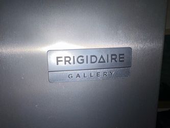 Frigidaire 14 Cu. Ft. Top freezer refrigerator