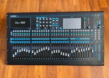 Allen & Heath Qu-32 Digital Mixing Console