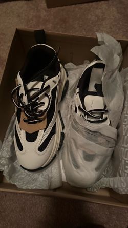 Steve madden possession