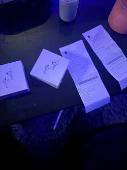Airpod 4s (read description)