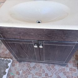 36 Inch Bathroom Vanity with Ceramic Sink
