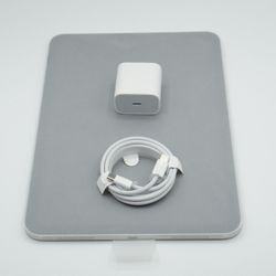 Brand New 10th Gen iPad 64gb Wi-Fi Silver 
