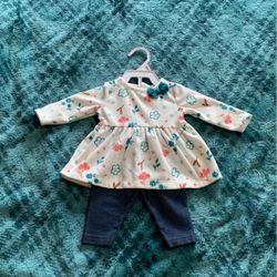 Girls: Carter’s 0-3 Month Set.