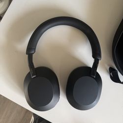 Sony 1000XM5 Noise Cancelling Headphones