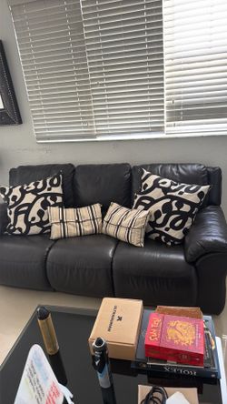 Reclinable Sofa