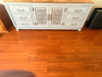 Tv console