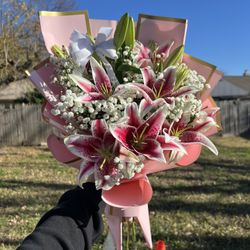 Lilies Bouquet 💐ramo