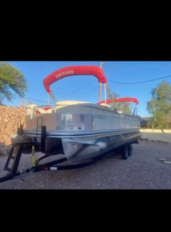 2004 Lowe Suncruiser