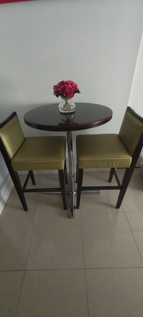 Bar Hight Table with 2-Piece Bar Stool Set