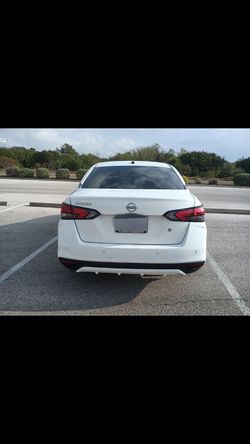 2023 Nissan versa
