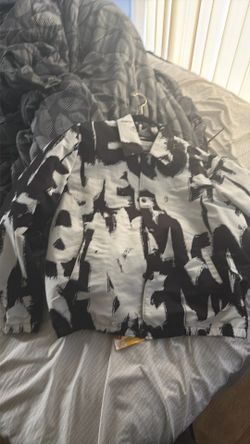 Alexander McQueen’s sweater