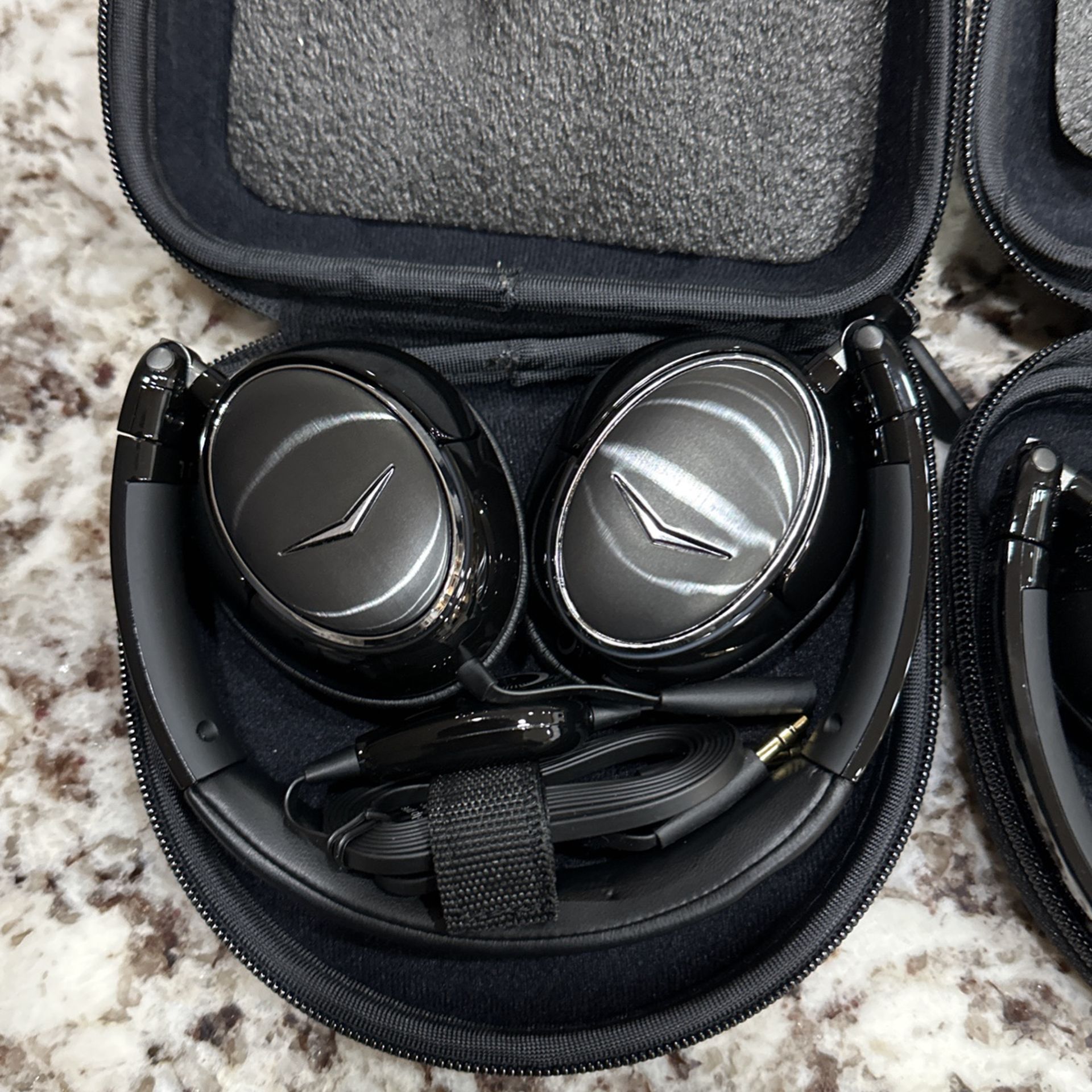 Cadillac, GMC, Or Chevy Headphones for Entertainment Televisons