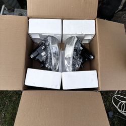 Brand New 2005 Dodge Caravan Headlights 