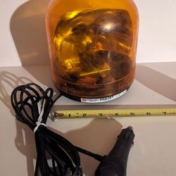 VINTAGE SENTRY AMBER / YELLOW SAFETY LIGHT MODEL 448142 MAGNETIC MOUNT 12 VOLT