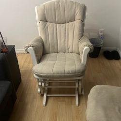 Rocking Chair w/Footstool 