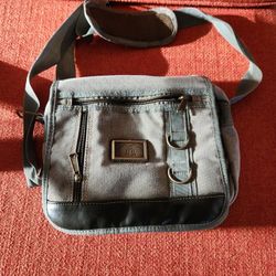 Prairie Schooner Olive Messanger Bag