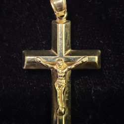10 K Cross Pendant