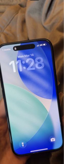 iPhone 16