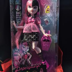 Monster High Doll Draculaura Day Out 