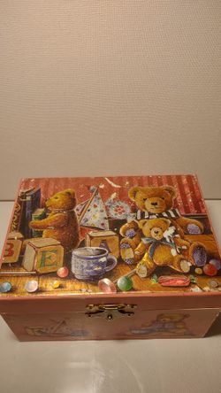 Vintage Bear Music Box. 